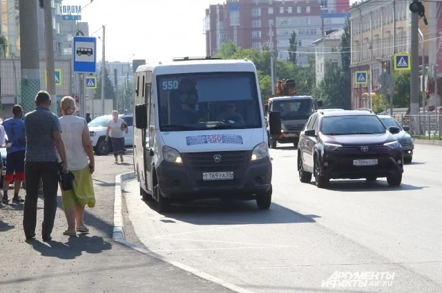 Пока тариф повысили предниматели, входящие в СРО «Омские перевозчики», но о повышении цен уже говорят и другие предприниматели. 