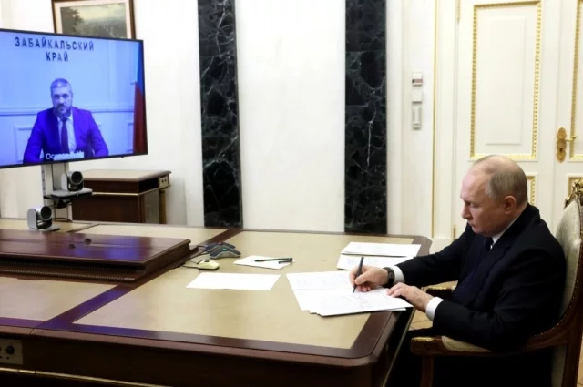 Путин: наиболее сложная ситуация с паводками сохраняется в Оренбуржье.