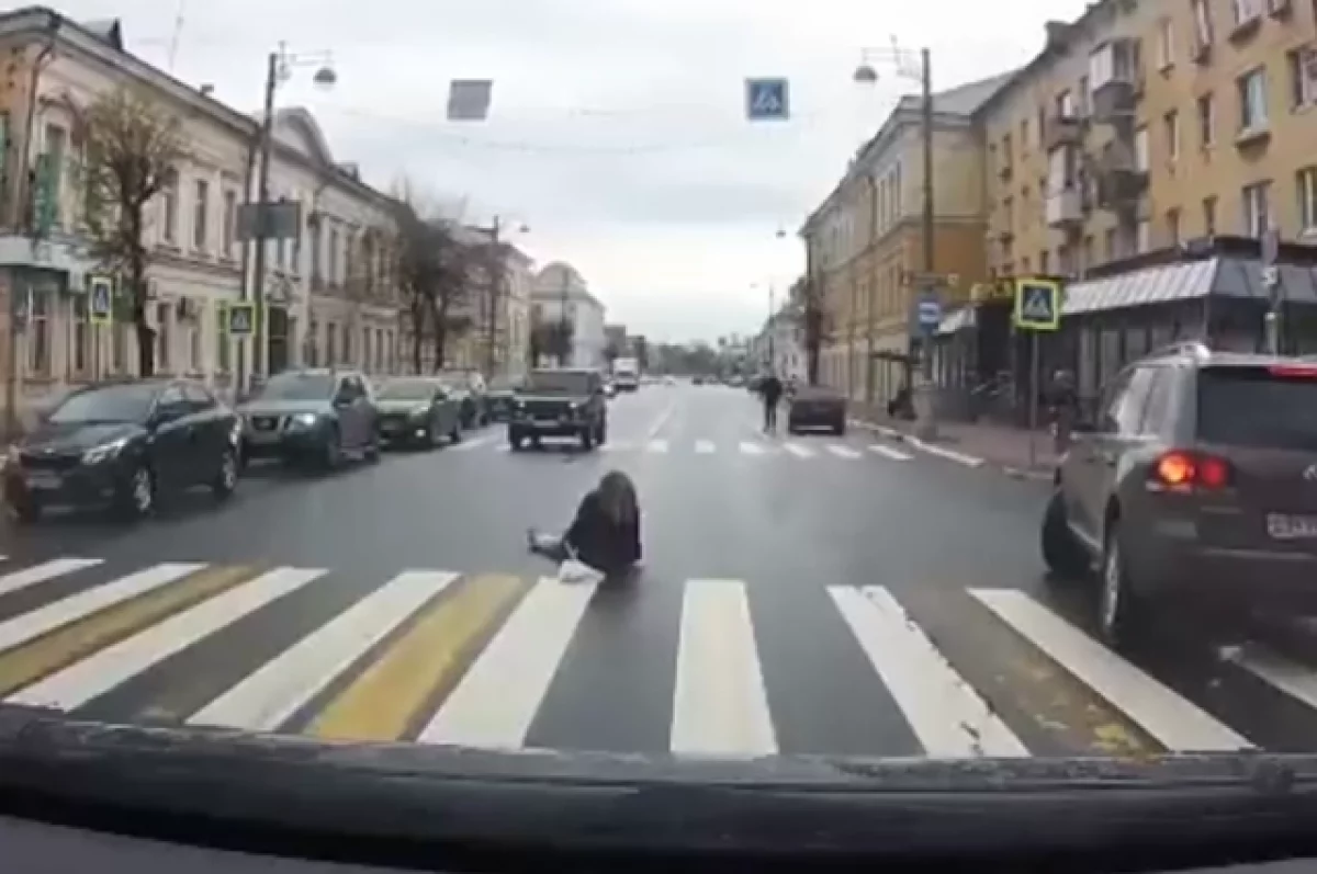 Момент ДТП с пешеходом в центре Твери попал на видео | АиФ Тверь