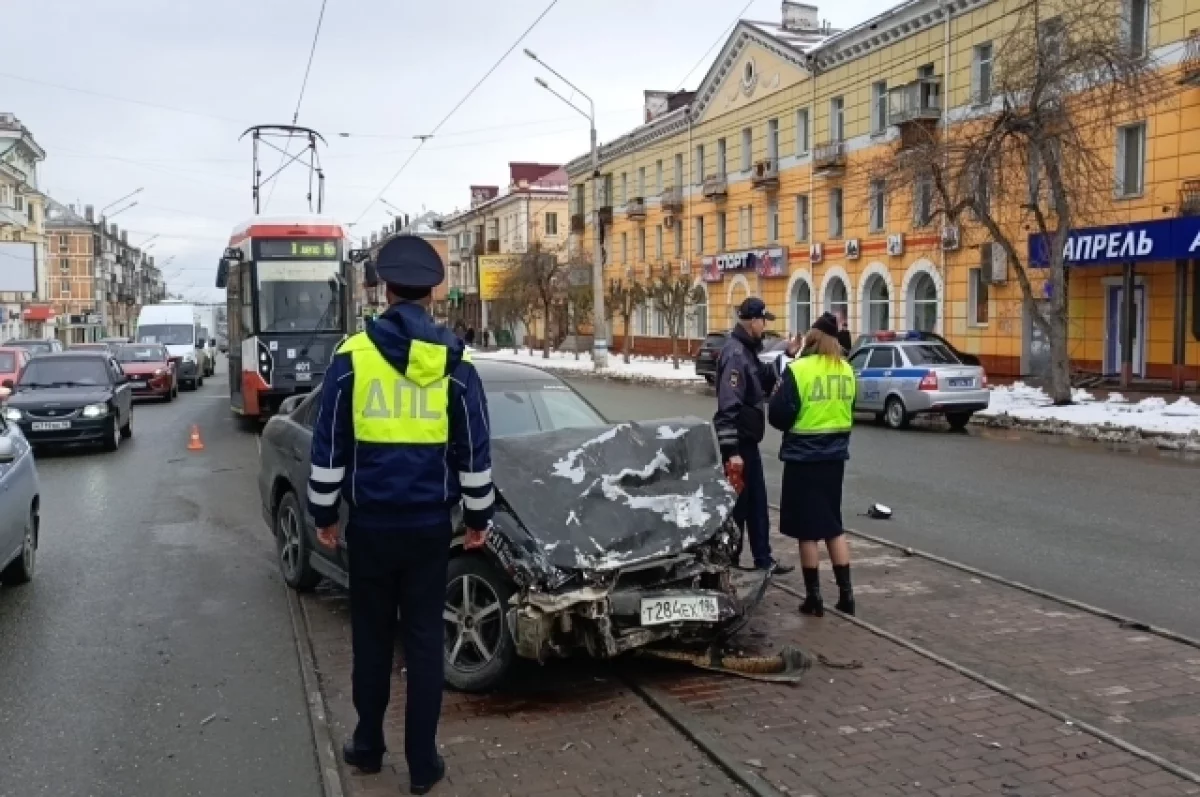 В Нижнем Тагиле водитель иномарки получил серьёзные травмы | АиФ Урал