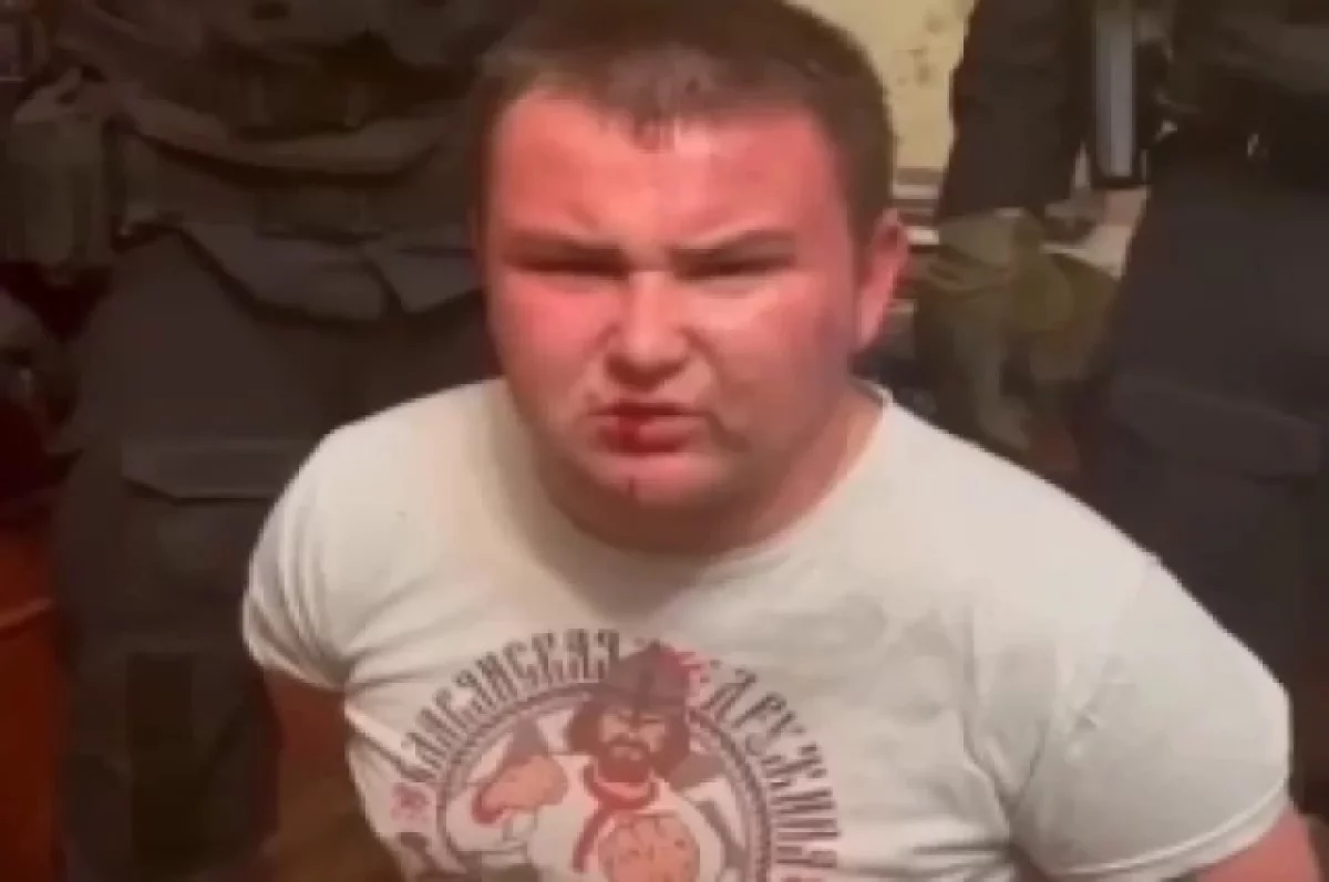 Избивавший на камеру прохожих в Ростове блогер попросил прощения