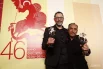 Картина «Стыд» режиссера Мигеля Сальгадо (справа) совместного производства Мексики и Катара удостоена двух высших наград.