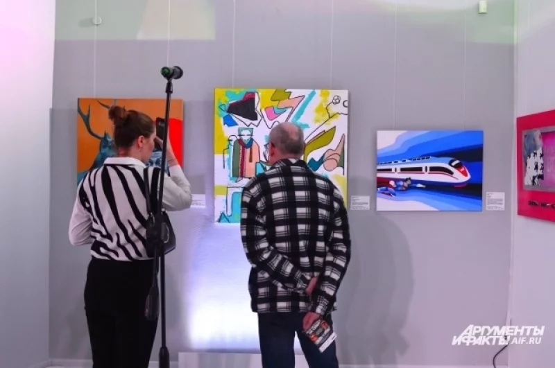 Экспозиция «Искусство на Север 2.0» состоит из 89 работ молодых художников России — участников всероссийского конкурса #ARTпатрульНаСевер.