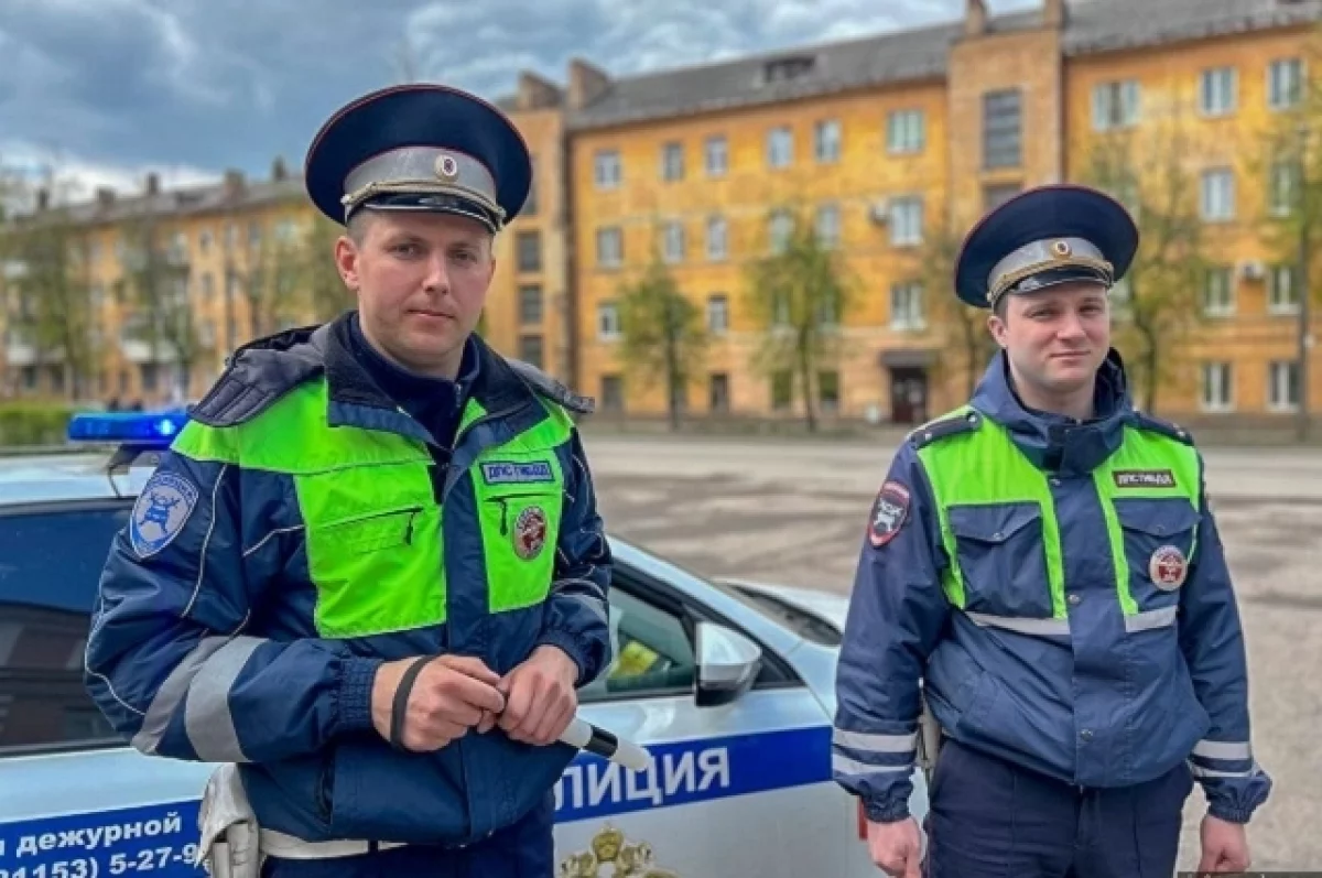 Великолукский автоинспектор помог женщине с эпилепсией в свой день рождения  | АиФ Псков