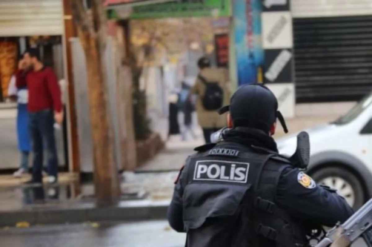 TGRT Haber: в Турции полицейский открыл огонь по коллегам, есть раненые