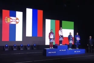 Почему прервали гимн России во время награждения чемпионки Европы по боксу?