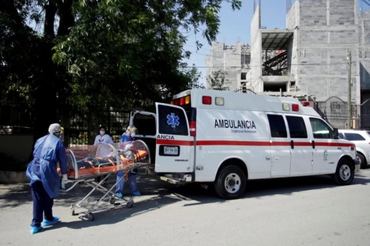 В Мексике 14 человек погибли из-за перевернувшегося автобуса