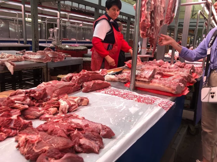 На ростовском рынке, если скажешь, что берешь мясо на шашлык, получишь сто рецептов впридачу и бесплатно!