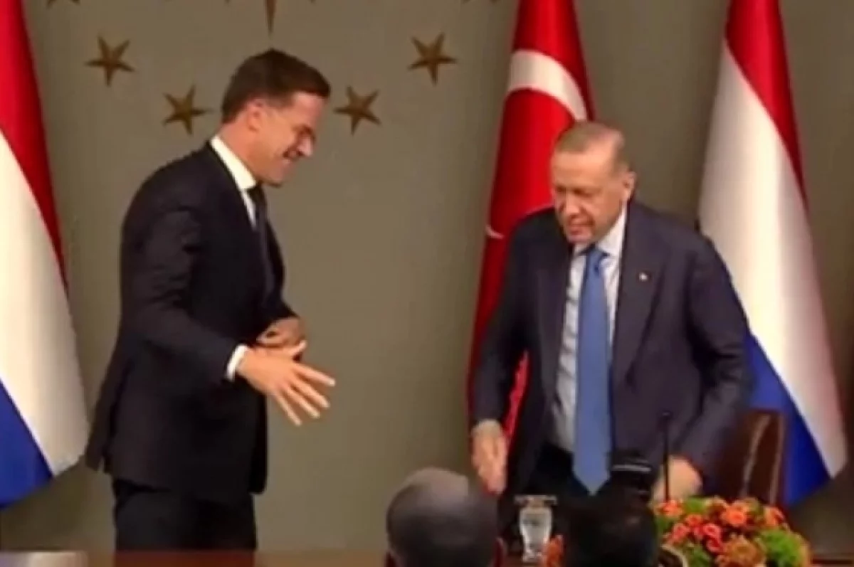 Эрдоган не подал руку возможному новому генсеку НАТО Рютте