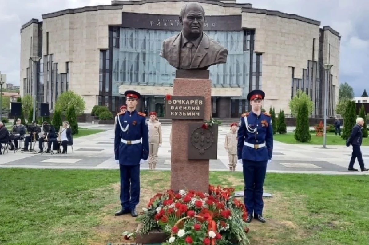 В Пензе установили бюст Василию Бочкареву | АиФ Пенза