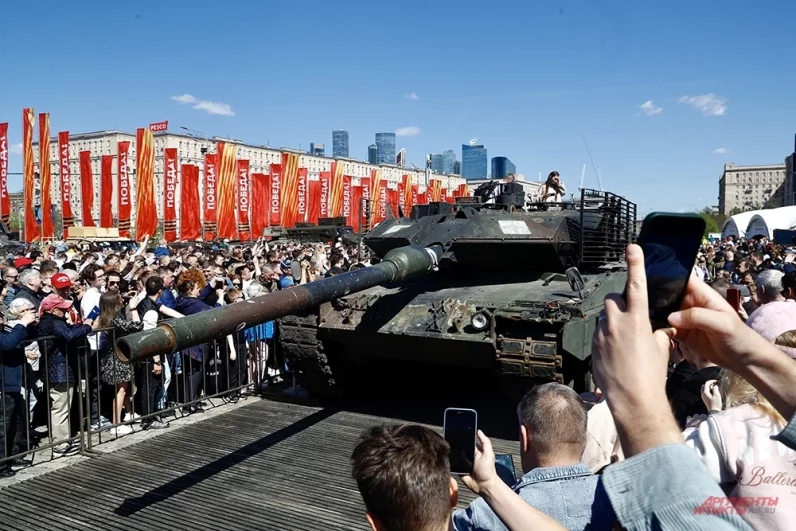 Трофейный танк Leopard 2A6.