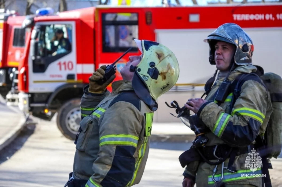 Пожар охватил административное здание на северо-востоке Москвы