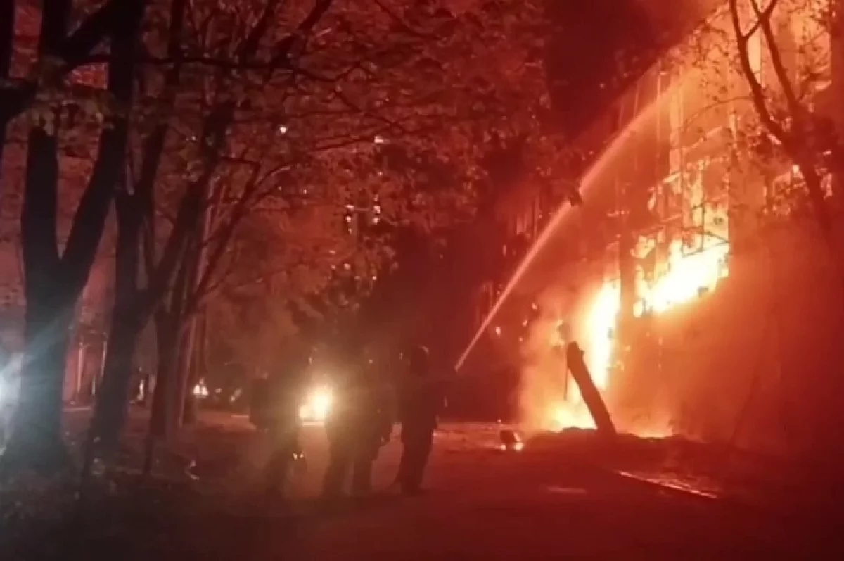 Обвалилась кровля На горящем заводе в Москве удалось локализовать огонь