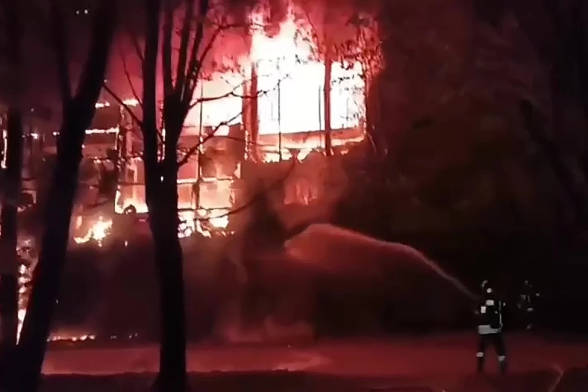 Пожар на Буракова 2 мая 2024 года. На востоке Москвы полыхает завод