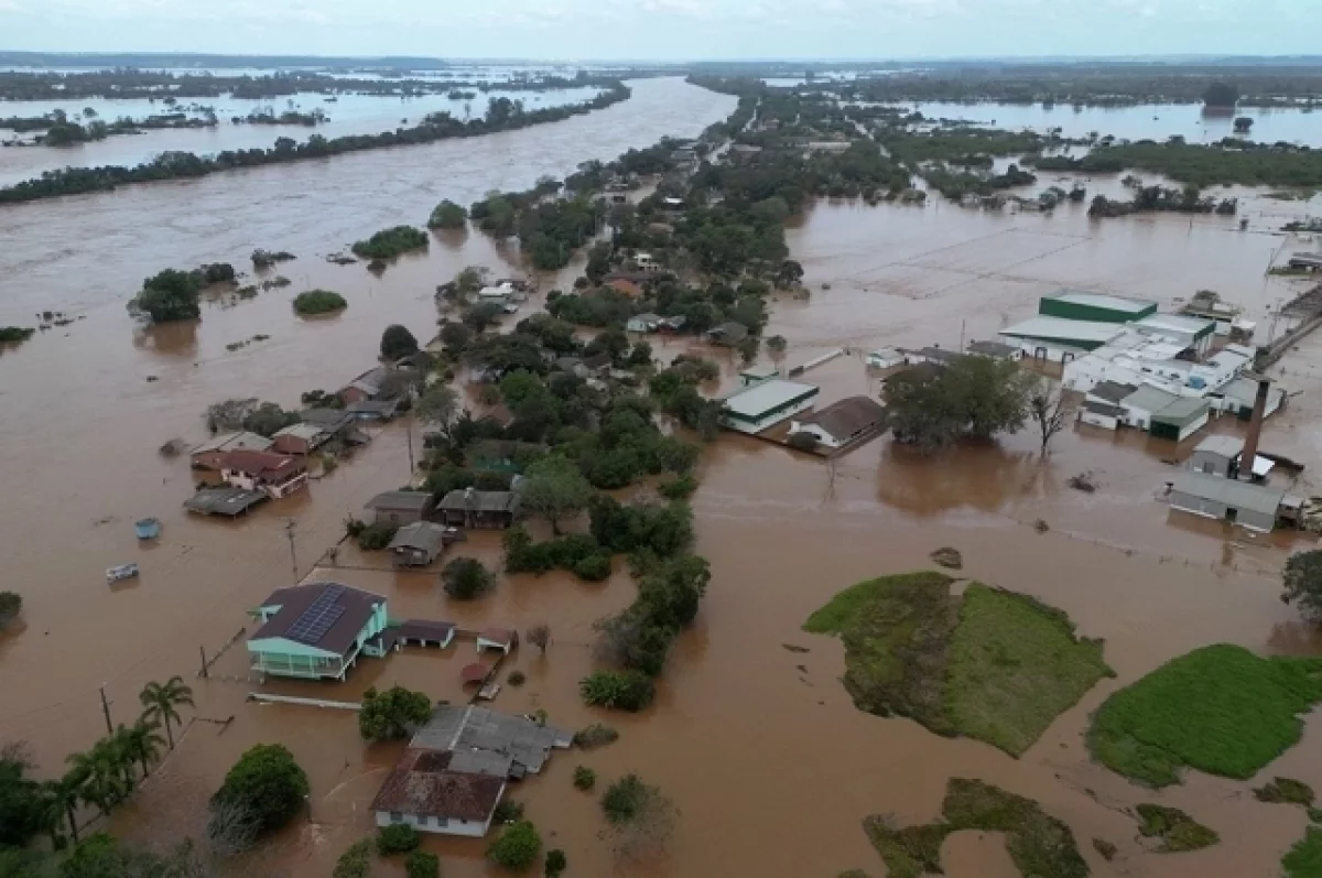G1: число погибших от наводнений на юге Бразилии выросло до 39