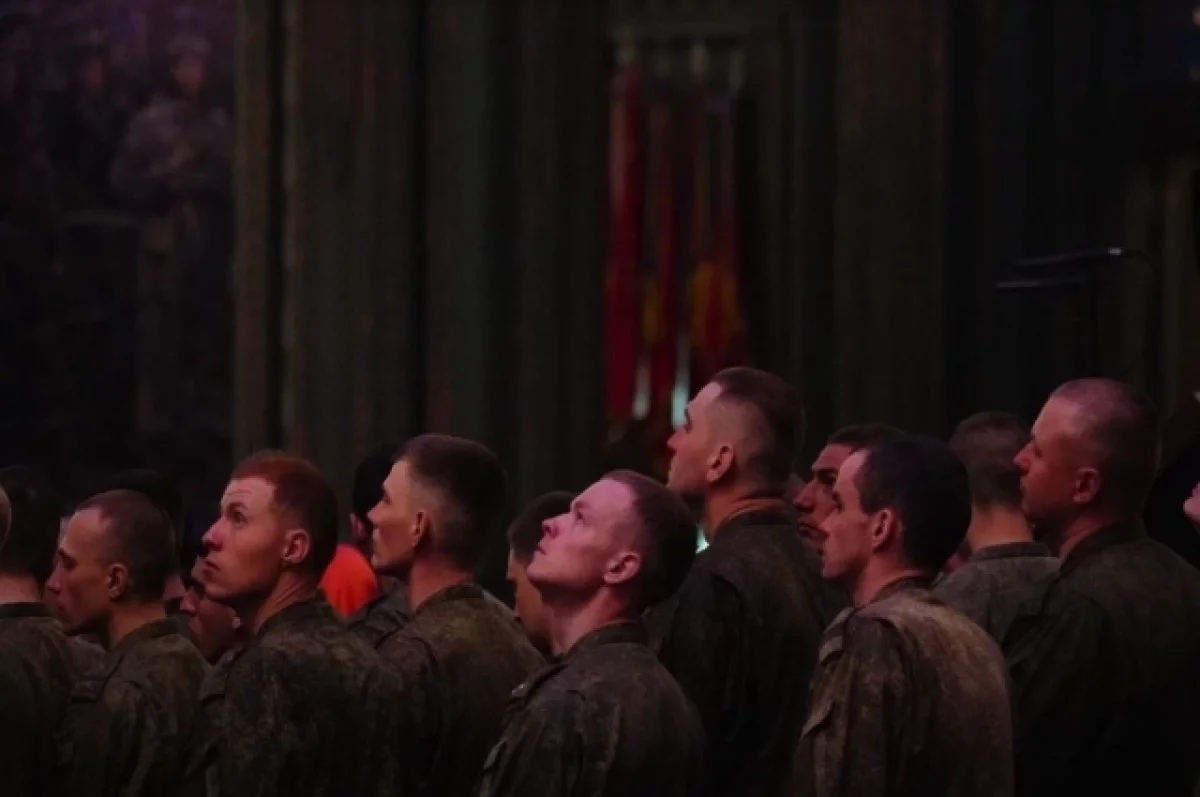 Пасхальное богослужение проходит в Главном храме Вооруженных сил РФ