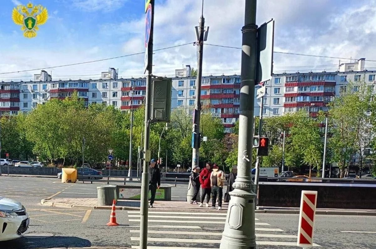 Велокурьер сбил ребенка. Новая жертва на проклятом переходе в Москве