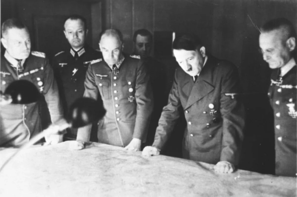 ФСБ рассекретила, что Гитлер планировал воевать против СССР вместе с США
