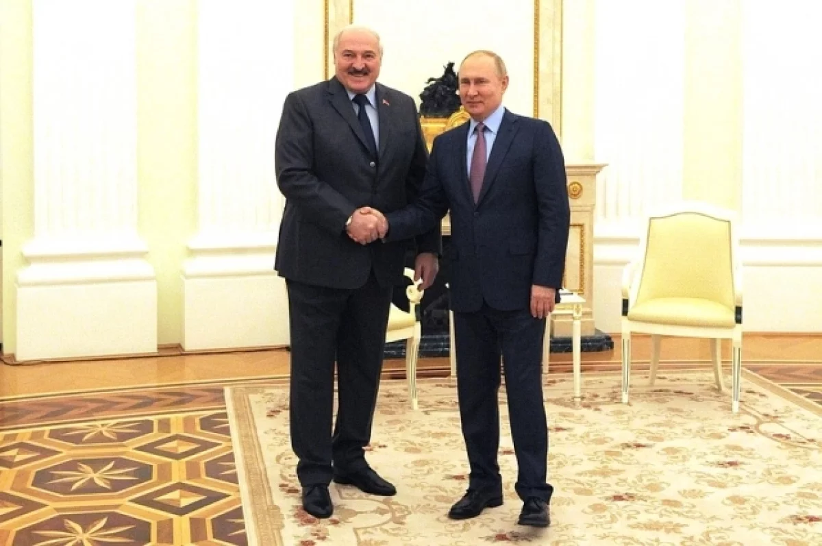 Журналисты Tencent удивились поведению Лукашенко в Кремле и улыбке Путина