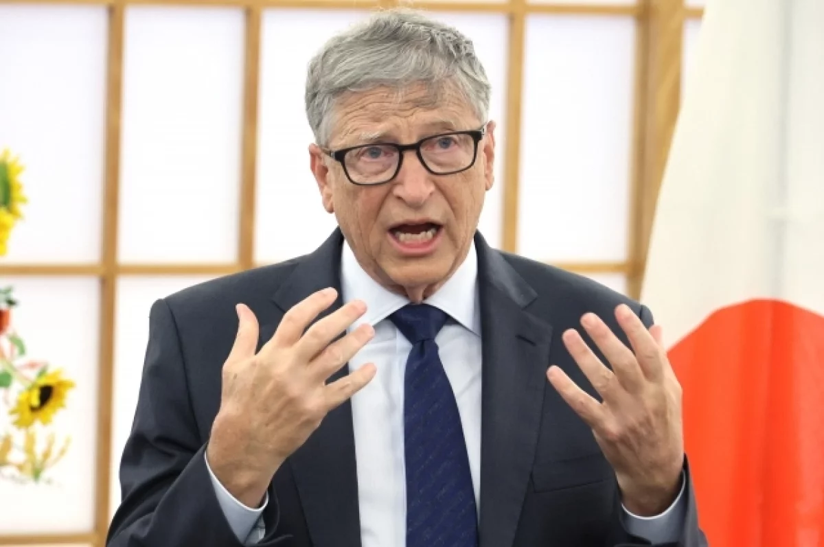 BI: Билл Гейтс продолжает неофициально руководить Microsoft