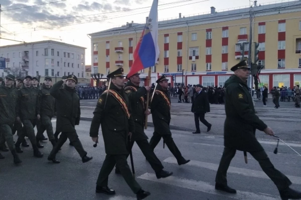 Шествие на правом, концерт на левом. Полная программа на 9 мая в Красноярске  | АиФ Красноярск