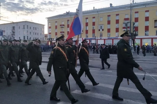 Парадное шествие впервые пройдет на правом берегу.