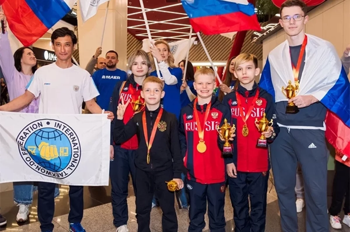 Привезли 11 медалей. Спортсмены РФ выступили на чемпионате по тхэквондо - «Спорт»