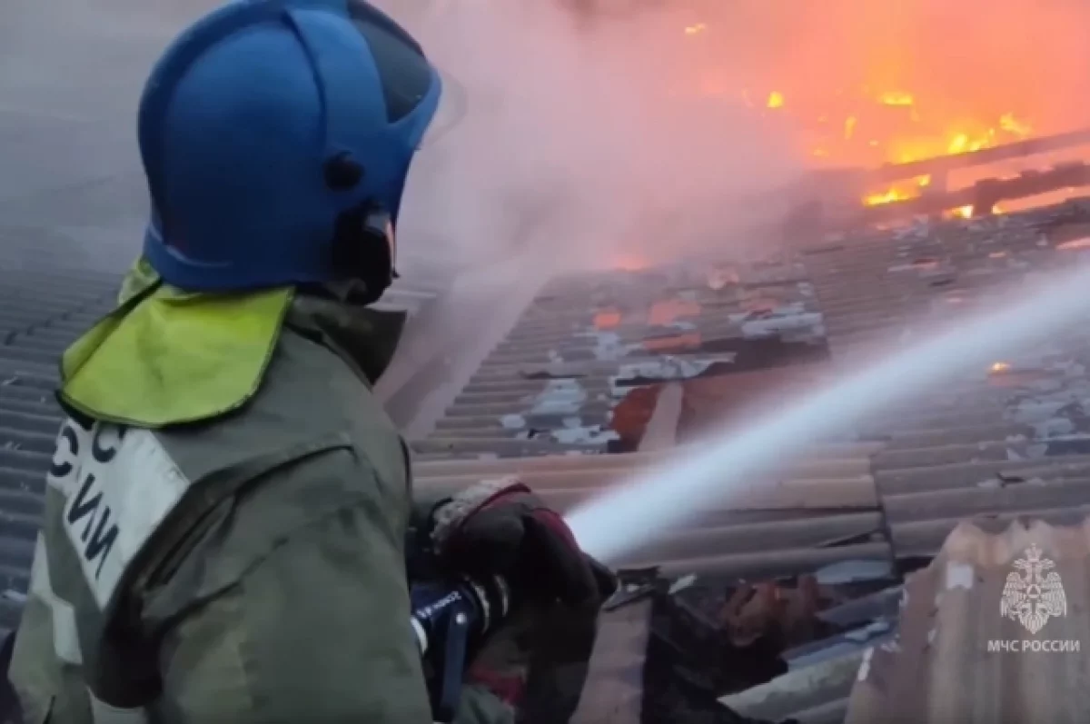 В Смоленске произошел пожар на заводе по производству кирпича