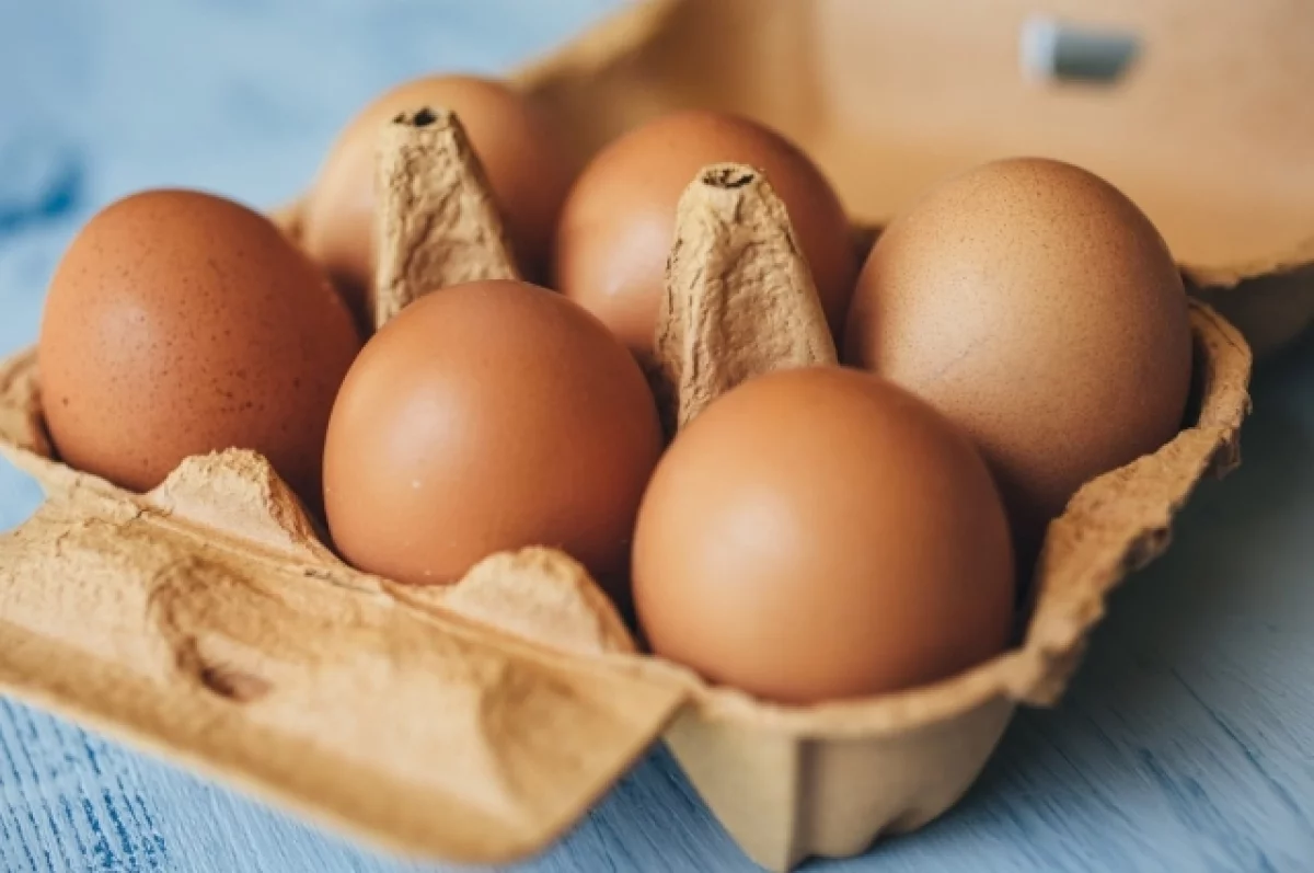 Цены на куриные яйца в России с 23 апреля по 2 мая снизились на 0,8%