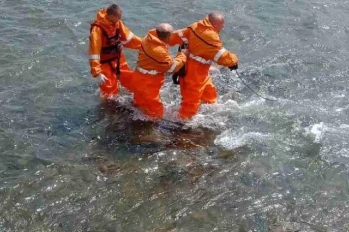 Шестеро украинцев утонули в горной реке на границе, спасаясь от мобилизации