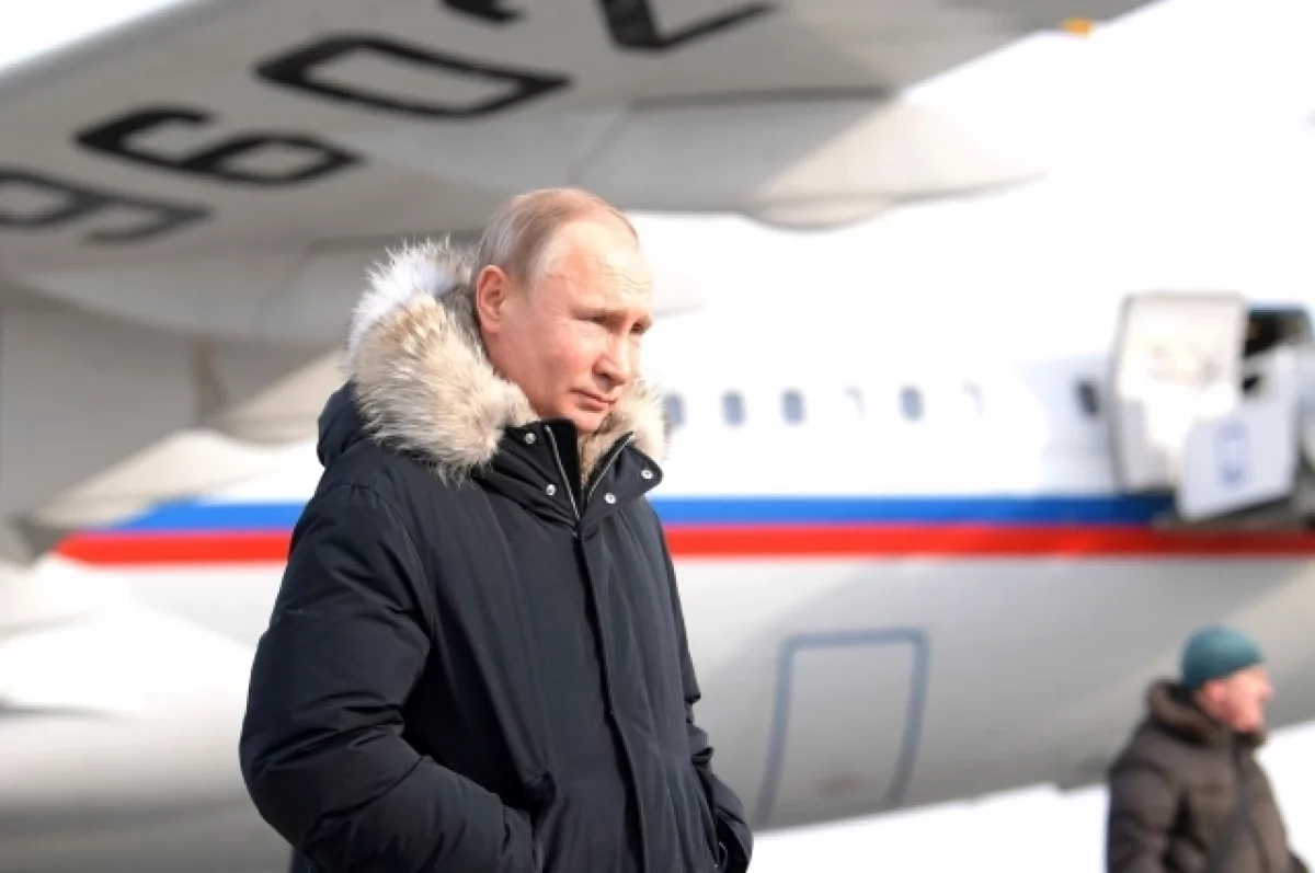 Ушаков: Путин на новом президентском сроке нанесет первый визит в Китай