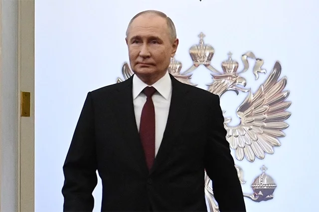 7 мая 2024. Избранный президент РФ Владимир Путин перед началом церемонии инаугурации в Кремле.