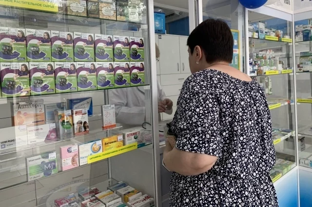 Пока люди не могут получить льготные лекарства, они вынуждены покупать необходимые препараты за собственные средства.