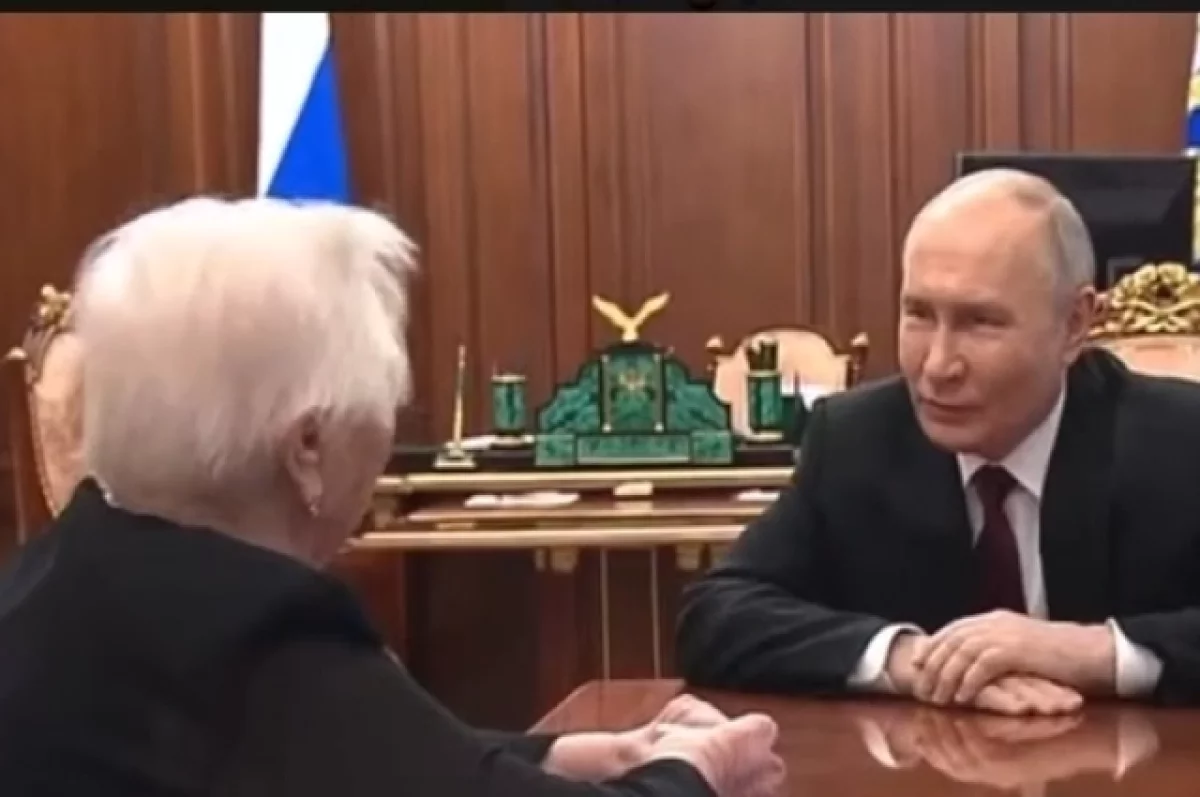 Владимир Путин встретился в Кремле со своей школьной учительницей Гуревич