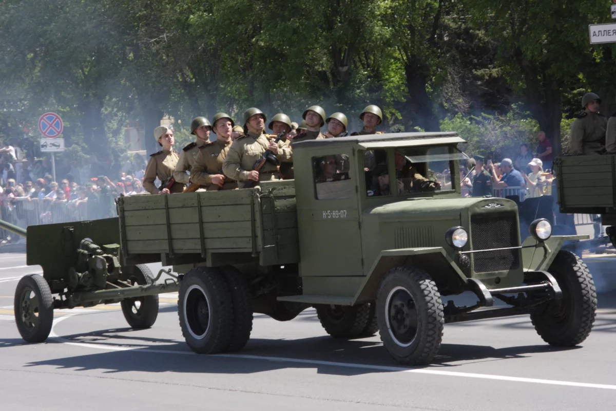 Трансляция парада Победы начнется в 9:55 в Нижнем Новгороде | АиФ Нижний  Новгород