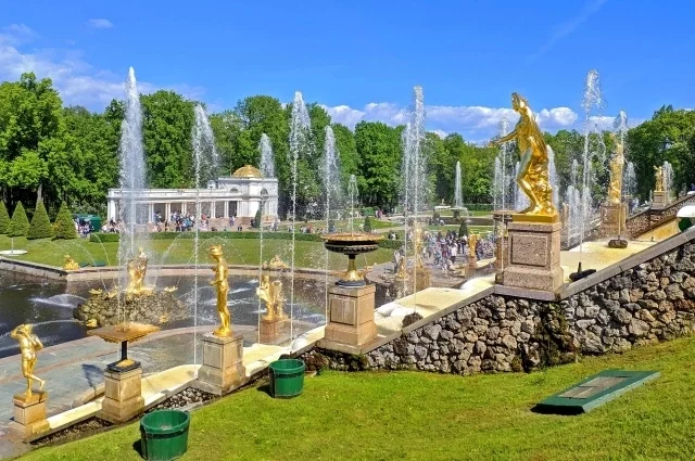 Работа системы фонтанов – триумф инженерной мысли русских мастеров.