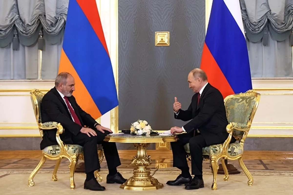 Расставить точки на i. Путин и Пашинян спокойно поговорили в Кремле