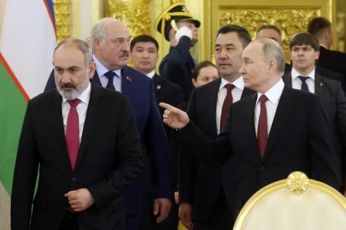 Путин проводит переговоры с Пашиняном