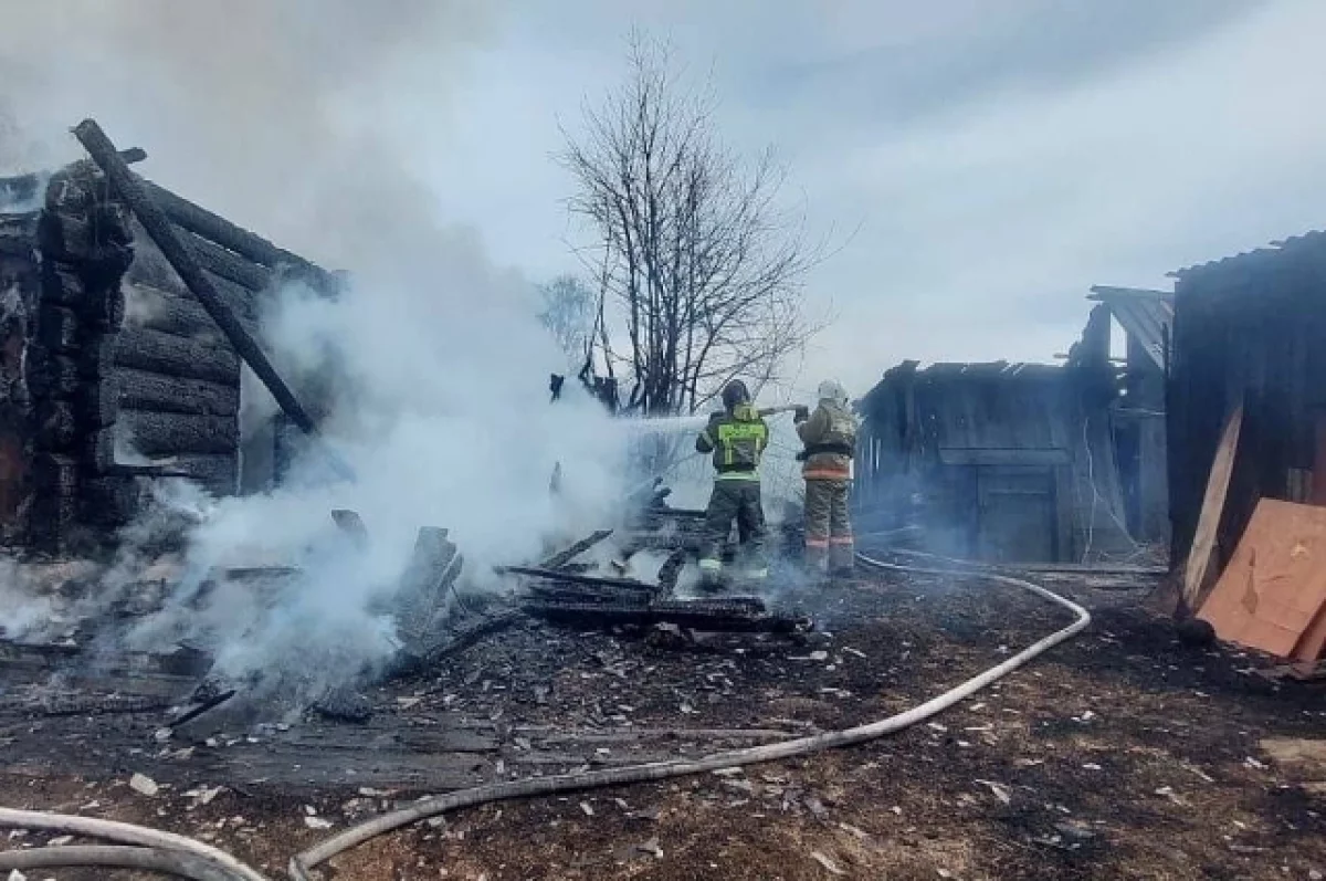 В поселке Песчанка под Красноярском пожар ликвидирован полностью | АиФ  Красноярск