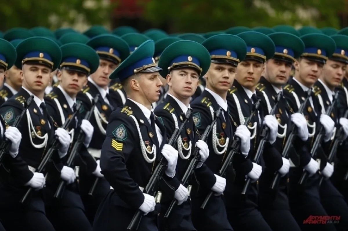 Песков: погода никак не повлияет на проведение парада Победы в Москве