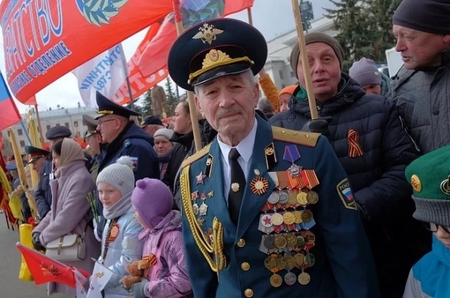 День Победы на Театральной площади Кирова отпраздновали 7,5 тысяч горожан