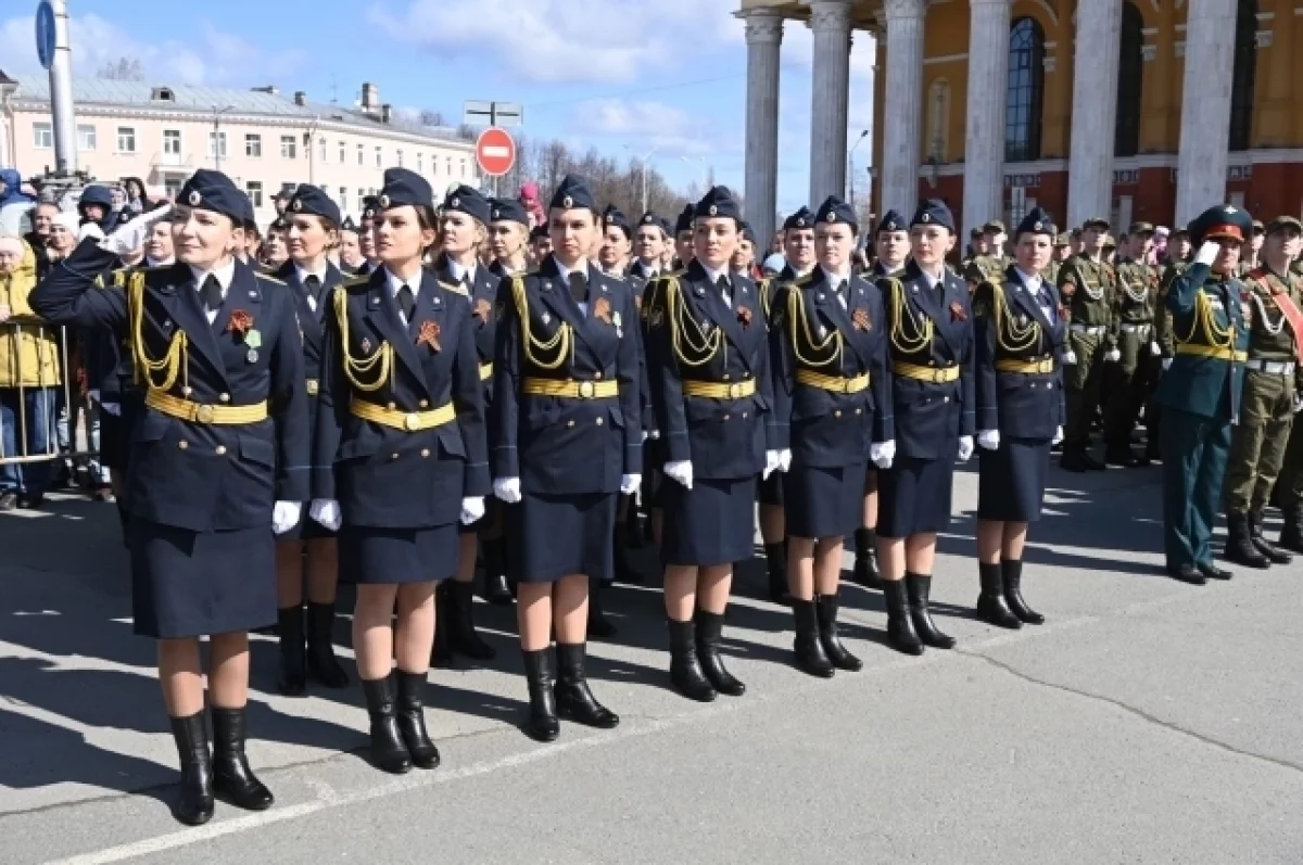 В Петрозаводске прошёл военный парад, посвящённый Дню Победы | АиФ Карелия