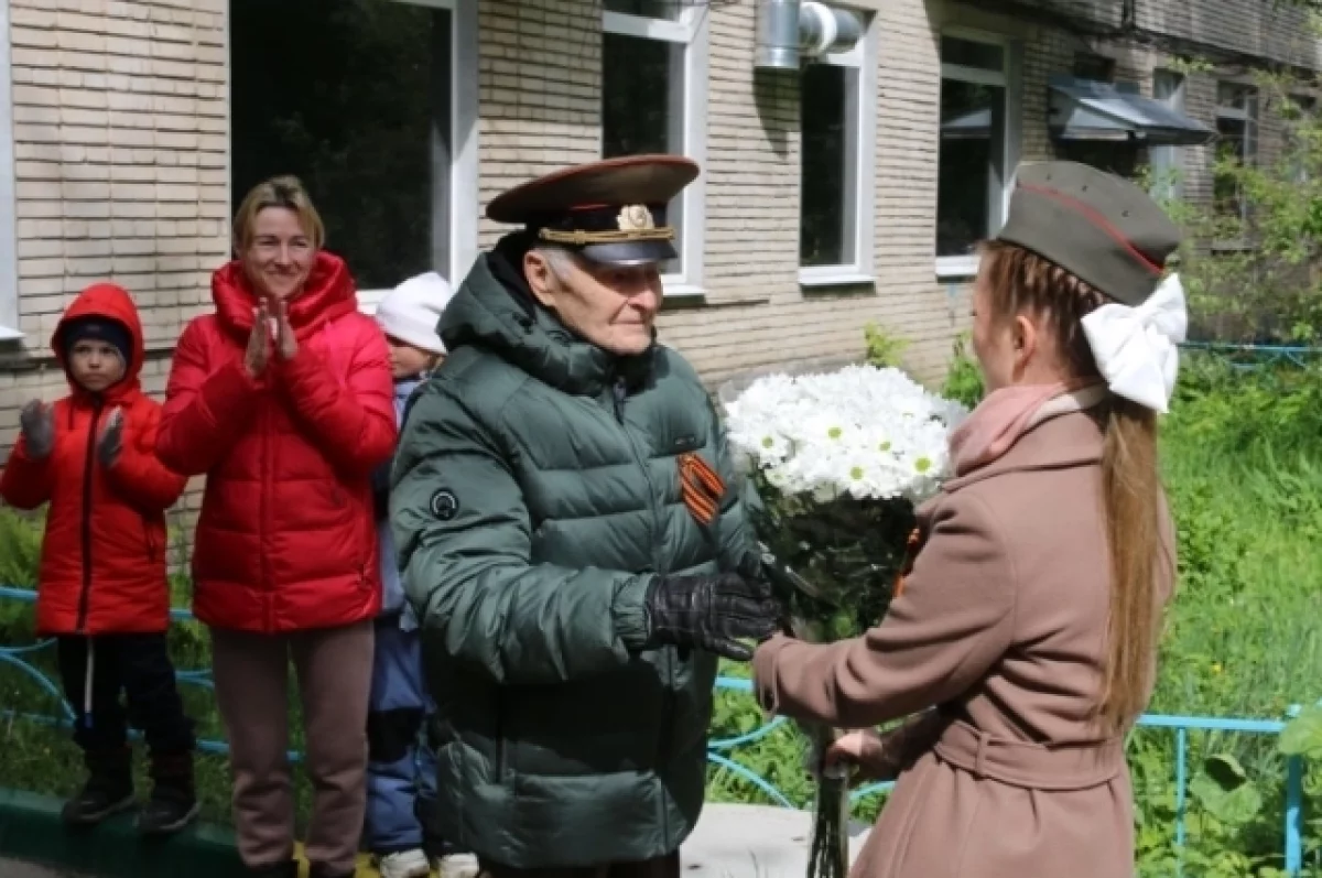 9 мая в Туле поздравили ветеранов Великой Отечественной войны | АиФ Тула