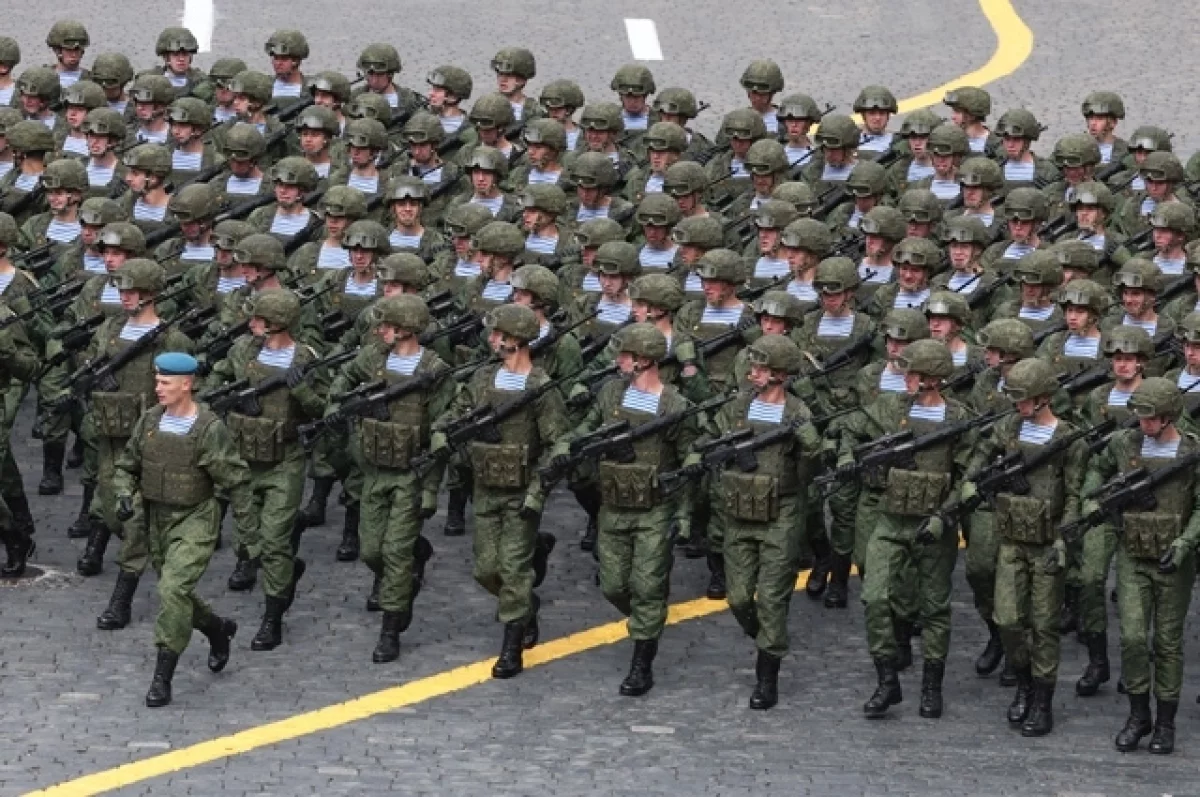 Раз! За Донбасс! Генерал Шпак объяснил, что кричали бойцы ВДВ на параде