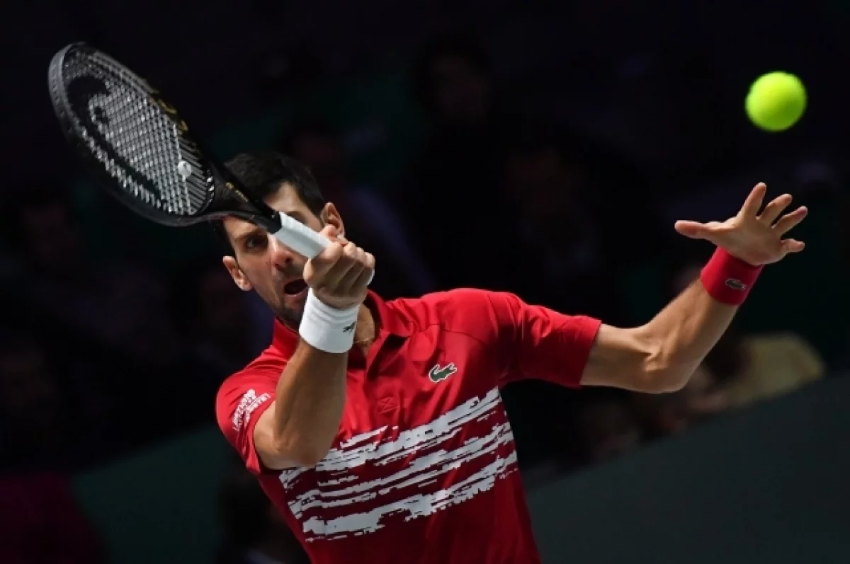 Теннисист Джокович получил по голове бутылкой на турнире в Риме