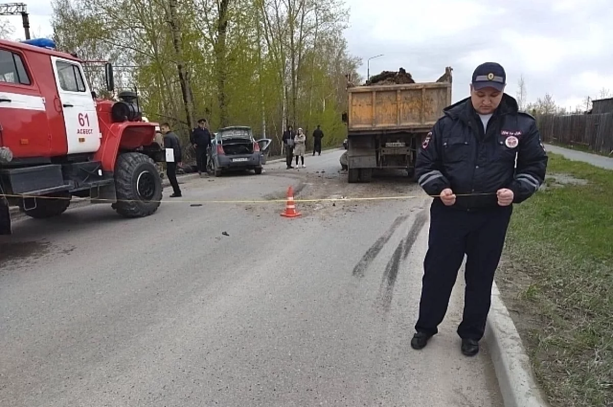 Двое погибли и еще три человека пострадали в ДТП в Свердловской области |  АиФ Урал