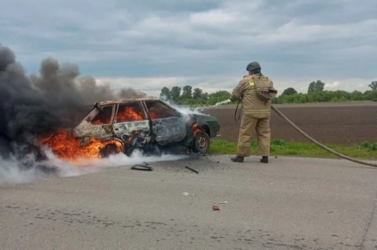 ВСУ с помощью дронов атаковали машины на трассе в Курской области