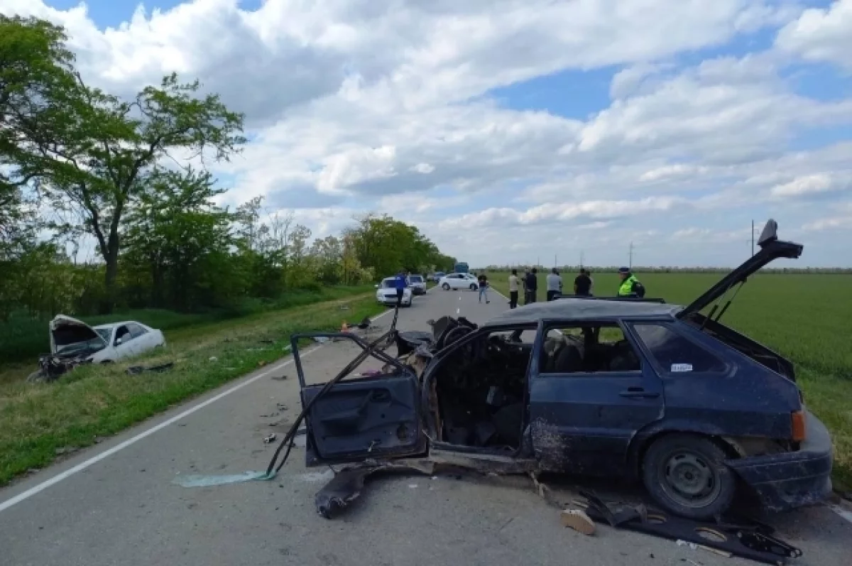 Один человек погиб и двое пострадали в аварии в Ростовской области