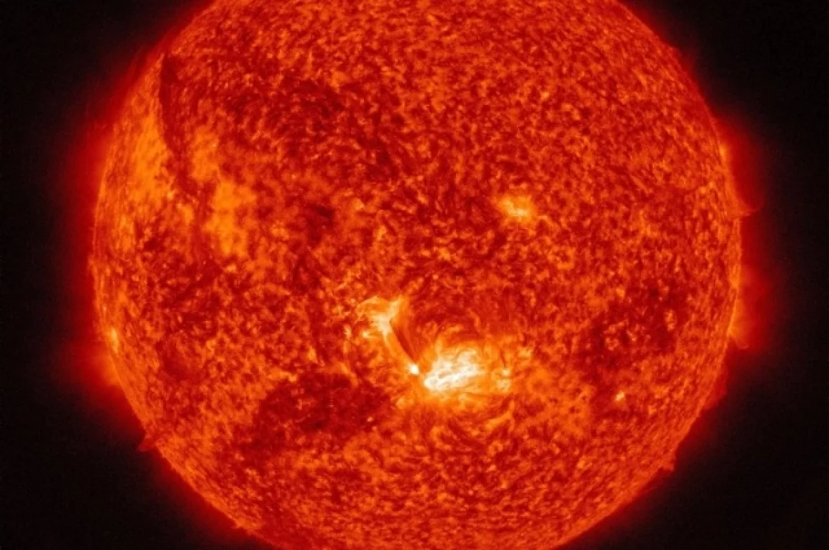 Ученые сообщили о мощной вспышке на Солнце