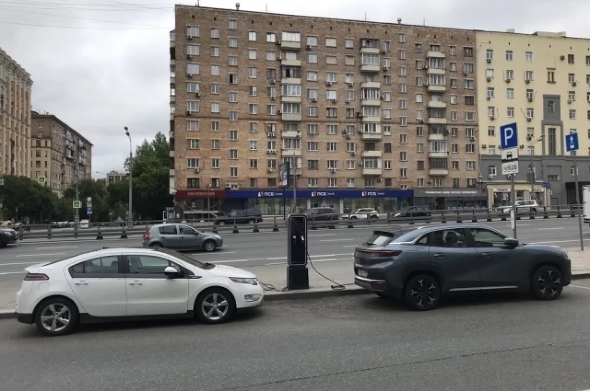 Будущее за «электричками». Где в Москве зарядить электромобиль?